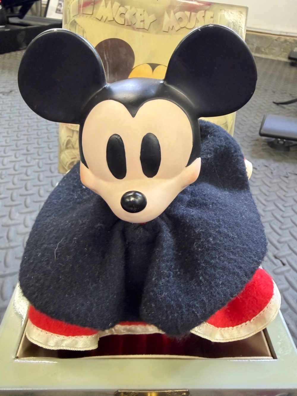 Walt Disney’s Mickey Mouse Limited Edition Musical Jack-In-The-Box - Picture 8 of 12